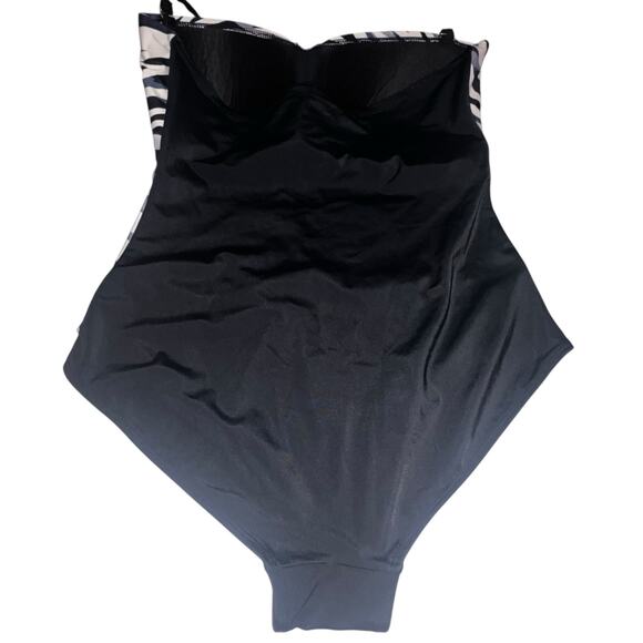 Swimsuits for All 1-Piece Bandeau Swimsuit
Black & Gray Animal Print Jeweled 16 - Picture 8 of 11